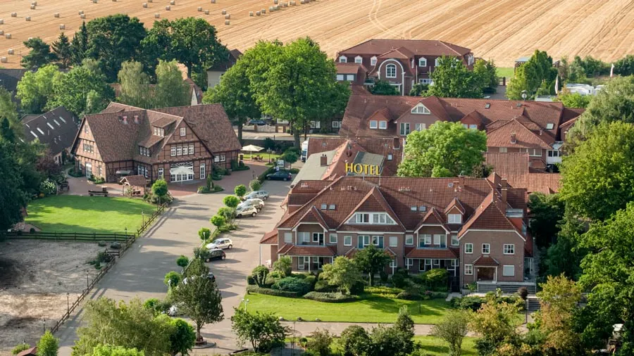 Hotel Komplex von Oben Luftaufnahmen